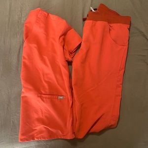 Figs L TALL Livingston & L Casma top